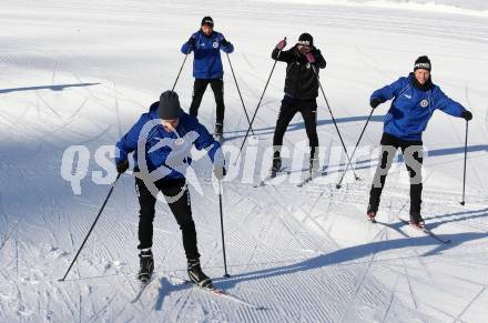 Fussball 2. Liga. Langlauf. Training SK Austria Klagenfurt.   Patrick Greil, Fabian Miesenboeck, Sandro Zakany. Villach, Alpenarena, am 20.1.2021.
Foto: Kuess
---
pressefotos, pressefotografie, kuess, qs, qspictures, sport, bild, bilder, bilddatenbank
