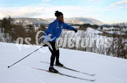 Fussball 2. Liga. Langlauf. Training SK Austria Klagenfurt.   Kwabe Schulz. Villach, Alpenarena, am 20.1.2021.
Foto: Kuess
---
pressefotos, pressefotografie, kuess, qs, qspictures, sport, bild, bilder, bilddatenbank