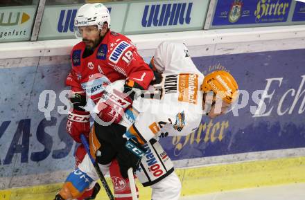 EBEL. Eishockey Bundesliga. KAC gegen	Black Wings 1992 Linz. Thomas Koch,  (KAC), Moritz Matzka (Linz). Klagenfurt, am 24.1.2021.
Foto: Kuess
www.qspictures.net

---
pressefotos, pressefotografie, kuess, qs, qspictures, sport, bild, bilder, bilddatenbank