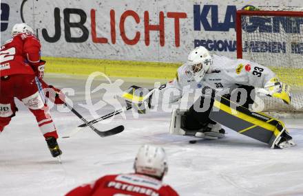 EBEL. Eishockey Bundesliga. KAC gegen	Dornbirner EC. Rok Ticar,  (KAC),  Thomas Hoeneckl (Dornbirn). Klagenfurt, am 31.1.2021.
Foto: Kuess
www.qspictures.net

---
pressefotos, pressefotografie, kuess, qs, qspictures, sport, bild, bilder, bilddatenbank