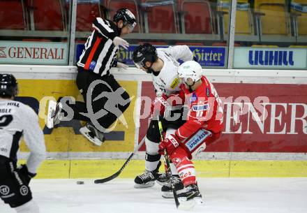 EBEL. Eishockey Bundesliga. KAC gegen	Dornbirner EC. Lukas Haudum, (KAC), Kevin Macierzynski  (Dornbirn). Klagenfurt, am 31.1.2021.
Foto: Kuess
www.qspictures.net

---
pressefotos, pressefotografie, kuess, qs, qspictures, sport, bild, bilder, bilddatenbank