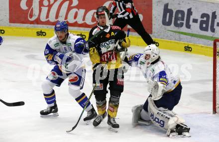 EBEL. Eishockey Bundesliga. VSV gegen Vienna Capitals.  Stefan Bacher, Kristers Gudlevskis,  (VSV),  Ty Loney (Vienna Capitals). Villach, am 2.2.2021.
Foto: Kuess
www.qspictures.net
---
pressefotos, pressefotografie, kuess, qs, qspictures, sport, bild, bilder, bilddatenbank