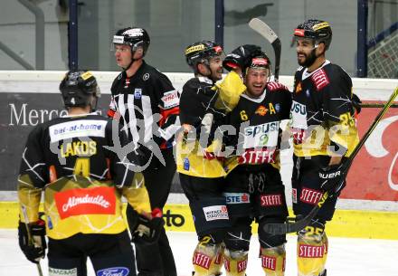 EBEL. Eishockey Bundesliga. VSV gegen Vienna Capitals.  Torjubel Philippe Lakos, Lukas Piff, Rafael Rotter, Darren Archibald (Vienna Capitals). Villach, am 2.2.2021.
Foto: Kuess
www.qspictures.net
---
pressefotos, pressefotografie, kuess, qs, qspictures, sport, bild, bilder, bilddatenbank
