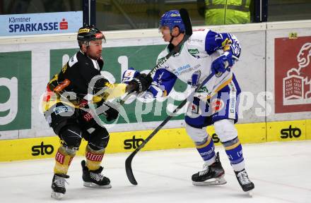 EBEL. Eishockey Bundesliga. VSV gegen Vienna Capitals.  Scott Kosmachuk,  (VSV), Rafael Rotter (Vienna Capitals). Villach, am 2.2.2021.
Foto: Kuess
www.qspictures.net
---
pressefotos, pressefotografie, kuess, qs, qspictures, sport, bild, bilder, bilddatenbank