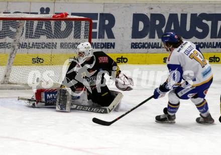 EBEL. Eishockey Bundesliga. VSV gegen Vienna Capitals.  Chris Collins,  (VSV),  Sebastian Wraneschitz (Vienna Capitals). Villach, am 2.2.2021.
Foto: Kuess
www.qspictures.net
---
pressefotos, pressefotografie, kuess, qs, qspictures, sport, bild, bilder, bilddatenbank