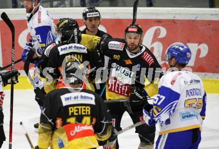 EBEL. Eishockey Bundesliga. VSV gegen Vienna Capitals. Torjubel Alexander Cijan, Julian Grosslercher, Nikolaus Hartl, Patrick Peter  (Vienna Capitals). Villach, am 2.2.2021.
Foto: Kuess
www.qspictures.net
---
pressefotos, pressefotografie, kuess, qs, qspictures, sport, bild, bilder, bilddatenbank