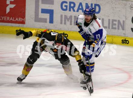 EBEL. Eishockey Bundesliga. VSV gegen Vienna Capitals. Chris Collins,  (VSV), Patrick Peter  (Vienna Capitals). Villach, am 2.2.2021.
Foto: Kuess
www.qspictures.net
---
pressefotos, pressefotografie, kuess, qs, qspictures, sport, bild, bilder, bilddatenbank