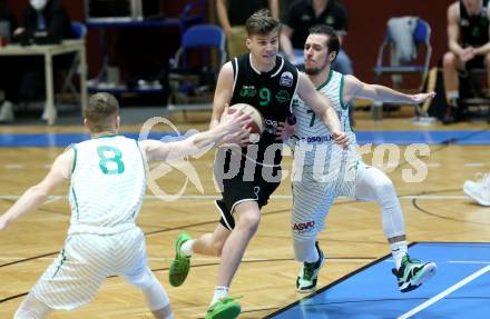 Basketball Zweite Liga 2020/2021. Grunddurchgang 18. Runde. KOS Celovec gegen Union Deutsch Wagram Alligators. Anze Kos (KOS Celovec), Janis Tomaschek (Union Deutsch Wagram Alligators). Klagenfurt, am 6.2.2021.
Foto: Kuess
www.qspictures.net

---
pressefotos, pressefotografie, kuess, qs, qspictures, sport, bild, bilder, bilddatenbank