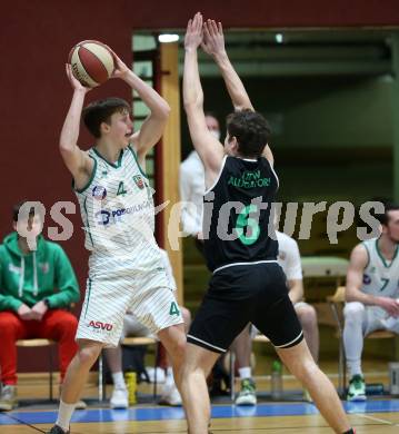 Basketball Zweite Liga 2020/2021. Grunddurchgang 18. Runde. KOS Celovec gegen Union Deutsch Wagram Alligators. Samuel Seher (KOS Celovec),  Daniel Schuch (Union Deutsch Wagram Alligators). Klagenfurt, am 6.2.2021.
Foto: Kuess
www.qspictures.net

---
pressefotos, pressefotografie, kuess, qs, qspictures, sport, bild, bilder, bilddatenbank