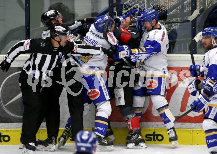 EBEL. Eishockey Bundesliga. VSV gegen HC TWK Innsbruck. Frederik Allard, Scott Kosmachuk,   (VSV), Christof Kromp (Innsbruck). Villach, am 7.2.2021.
Foto: Kuess
www.qspictures.net
---
pressefotos, pressefotografie, kuess, qs, qspictures, sport, bild, bilder, bilddatenbank