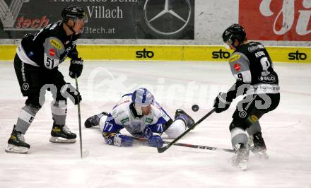 EBEL. Eishockey Bundesliga. VSV gegen Dornbirn Bulldogs.  Josef Hrabal,  (VSV),  Daniel Woger, Emilio Romig (Dornbirn). Villach, am 14.2.2021.
Foto: Kuess
www.qspictures.net
---
pressefotos, pressefotografie, kuess, qs, qspictures, sport, bild, bilder, bilddatenbank