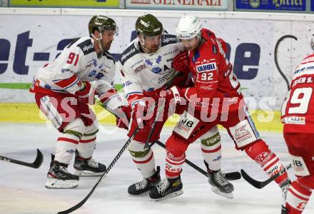 EBEL. Eishockey Bundesliga. KAC gegen	HCB Suedtirol Alperia. Clemens Unterweger,  (KAC), Marco Insam (Bozen). Klagenfurt, am 21.2.2021.
Foto: Kuess
www.qspictures.net

---
pressefotos, pressefotografie, kuess, qs, qspictures, sport, bild, bilder, bilddatenbank