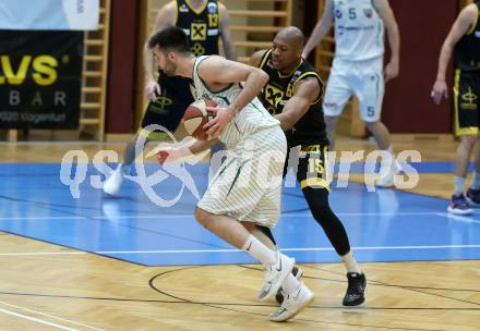 Basketball Zweite Liga 2020/2021. Grunddurchgang 20. Runde. KOS Celovec gegen  Fuerstenfeld Panthers. Marin Sliskovic (KOS Celovec), David A. O. Akibo (Fuerstenfeld). Klagenfurt, am 20.2.2021.
Foto: Kuess
www.qspictures.net

---
pressefotos, pressefotografie, kuess, qs, qspictures, sport, bild, bilder, bilddatenbank