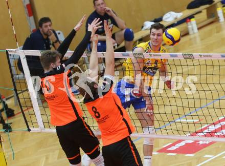 Volleyball. Austria Volley Cup. HCup. SK Zadruga Aich/Dob gegen VCA Amstetten.  Konrad Dariusz FORMELA (Aich/Dob), Peter Blazsovics,  Philip Ichovski  (Amstetten). Bleiburg, am 21.2.2021.
Foto: Kuess
www.qspictures.net
---
pressefotos, pressefotografie, kuess, qs, qspictures, sport, bild, bilder, bilddatenbank
