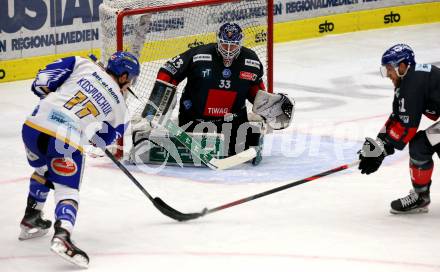 EBEL. Eishockey Bundesliga. VSV gegen HC TWK Innsbruck. Scott Kosmachuk,  (VSV), Thomas Edward McCollum,  Samuel Michael Herr (Innsbruck). Villach, am 28.2.2021.
Foto: Kuess
www.qspictures.net
---
pressefotos, pressefotografie, kuess, qs, qspictures, sport, bild, bilder, bilddatenbank