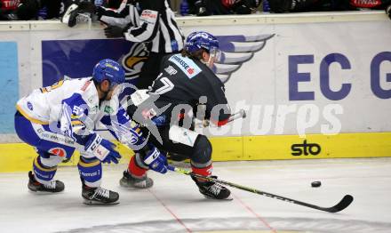 EBEL. Eishockey Bundesliga. VSV gegen HC TWK Innsbruck. Matt Mangene,  (VSV), Christof Kromp  (Innsbruck). Villach, am 28.2.2021.
Foto: Kuess
www.qspictures.net
---
pressefotos, pressefotografie, kuess, qs, qspictures, sport, bild, bilder, bilddatenbank