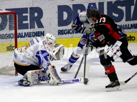 EBEL. Eishockey Bundesliga. VSV gegen iClinic Bratislava Capitals.  Jakub Sedlacek,  (VSV), Sebastian Smida  (Bratislava). Villach, am 3.5.2021.
Foto: Kuess
www.qspictures.net
---
pressefotos, pressefotografie, kuess, qs, qspictures, sport, bild, bilder, bilddatenbank
