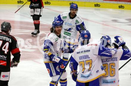 EBEL. Eishockey Bundesliga. VSV gegen iClinic Bratislava Capitals. Torjubel Chris Collins, Matt Mangene, Josef Hrabal, Jerry Pollastrone,   (VSV). Villach, am 3.5.2021.
Foto: Kuess
www.qspictures.net
---
pressefotos, pressefotografie, kuess, qs, qspictures, sport, bild, bilder, bilddatenbank