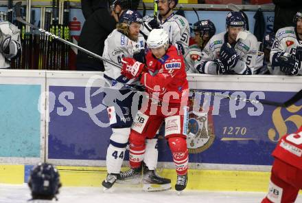 EBEL. Eishockey Bundesliga. KAC gegen	Fehervar AV19. Kele Steffler,  (KAC), Miika Lahti  (Fehervar). Klagenfurt, am 7.3.2021.
Foto: Kuess
www.qspictures.net

---
pressefotos, pressefotografie, kuess, qs, qspictures, sport, bild, bilder, bilddatenbank