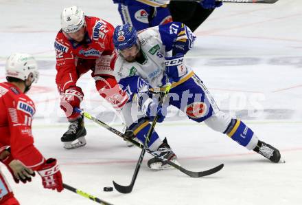 EBEL. Eishockey Bundesliga. VSV gegen KAC.  Matt Mangene,  (VSV),  Clemens Unterweger (KAC). Villach, am 14.3.2021.
Foto: Kuess
www.qspictures.net
---
pressefotos, pressefotografie, kuess, qs, qspictures, sport, bild, bilder, bilddatenbank