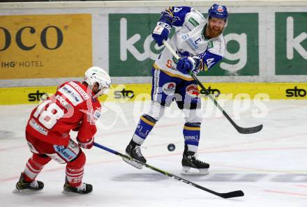 EBEL. Eishockey Bundesliga. VSV gegen KAC. Jamie Fraser, (VSV), Thomas Koch   (KAC). Villach, am 14.3.2021.
Foto: Kuess
www.qspictures.net
---
pressefotos, pressefotografie, kuess, qs, qspictures, sport, bild, bilder, bilddatenbank