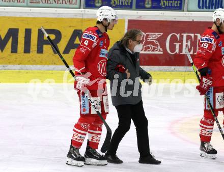 EBEL. Eishockey Bundesliga. KAC gegen	EC Red Bull Salzburg. Kele Steffler, Dr. Guenther Bachler (KAC). Klagenfurt, am 28.3.2021.
Foto: Kuess
www.qspictures.net

---
pressefotos, pressefotografie, kuess, qs, qspictures, sport, bild, bilder, bilddatenbank