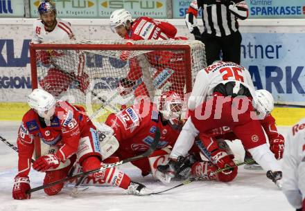 EBEL. Eishockey Bundesliga. KAC gegen	EC Red Bull Salzburg. Matthew Fraser, Sebastian Dahm, Thomas Vallant, (KAC),  Peter Hochkofler   (Salzburg). Klagenfurt, am 28.3.2021.
Foto: Kuess
www.qspictures.net

---
pressefotos, pressefotografie, kuess, qs, qspictures, sport, bild, bilder, bilddatenbank