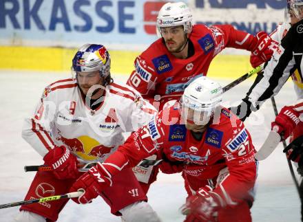 EBEL. Eishockey Bundesliga. KAC gegen	EC Red Bull Salzburg. Thomas Hundertpfund, Thomas Vallant, (KAC), Alexander Rauchenwald   (Salzburg). Klagenfurt, am 1.4.2021.
Foto: Kuess
www.qspictures.net

---
pressefotos, pressefotografie, kuess, qs, qspictures, sport, bild, bilder, bilddatenbank