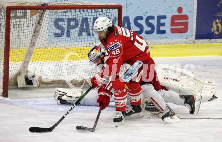 EBEL. Eishockey Bundesliga. KAC gegen	EC Red Bull Salzburg. Samuel Witting,  (KAC), Dominique Heinrich  (Salzburg). Klagenfurt, am 1.4.2021.
Foto: Kuess
www.qspictures.net

---
pressefotos, pressefotografie, kuess, qs, qspictures, sport, bild, bilder, bilddatenbank