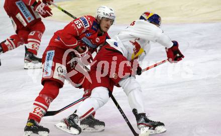 EBEL. Eishockey Bundesliga. KAC gegen	EC Red Bull Salzburg. Michael Kernberger,  (KAC),  Rick Schofield (Salzburg). Klagenfurt, am 1.4.2021.
Foto: Kuess
www.qspictures.net

---
pressefotos, pressefotografie, kuess, qs, qspictures, sport, bild, bilder, bilddatenbank