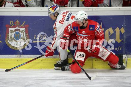 EBEL. Eishockey Bundesliga. KAC gegen	EC Red Bull Salzburg. Michael Kernberger,  (KAC), Filip Varejcka  (Salzburg). Klagenfurt, am 1.4.2021.
Foto: Kuess
www.qspictures.net

---
pressefotos, pressefotografie, kuess, qs, qspictures, sport, bild, bilder, bilddatenbank