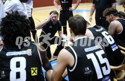 Basketball Zweite Liga 2020/2021. Playoffs. VF2. KOS Celovec gegen  Raiders Tirol. Trainer Amir Medinov (Tirol). Klagenfurt, am 3.4.2021.
Foto: Kuess
www.qspictures.net

---
pressefotos, pressefotografie, kuess, qs, qspictures, sport, bild, bilder, bilddatenbank