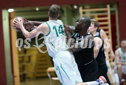 Basketball Zweite Liga 2020/2021. Playoffs. VF2. KOS Celovec gegen  Raiders Tirol. Lovro Fizuleto (KOS Celovec), John Franklyn Gardiner (Tirol). Klagenfurt, am 3.4.2021.
Foto: Kuess
www.qspictures.net

---
pressefotos, pressefotografie, kuess, qs, qspictures, sport, bild, bilder, bilddatenbank