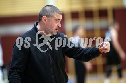 Basketball Zweite Liga 2020/2021. Playoffs. VF2. KOS Celovec gegen  Raiders Tirol. Trainer Andrej Bozic (KOS Celovec). Klagenfurt, am 3.4.2021.
Foto: Kuess
www.qspictures.net

---
pressefotos, pressefotografie, kuess, qs, qspictures, sport, bild, bilder, bilddatenbank