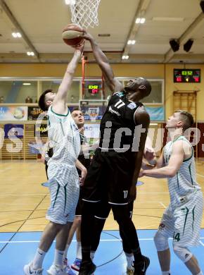 Basketball Zweite Liga 2020/2021. Playoffs. VF2. KOS Celovec gegen  Raiders Tirol. Marin Sliskovic (KOS Celovec), John Franklyn Gardiner (Tirol). Klagenfurt, am 3.4.2021.
Foto: Kuess
www.qspictures.net

---
pressefotos, pressefotografie, kuess, qs, qspictures, sport, bild, bilder, bilddatenbank