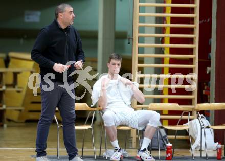 Basketball Zweite Liga 2020/2021. Playoffs. VF2. KOS Celovec gegen  Raiders Tirol. Trainer Andrej Bozic (KOS Celovec). Klagenfurt, am 3.4.2021.
Foto: Kuess
www.qspictures.net

---
pressefotos, pressefotografie, kuess, qs, qspictures, sport, bild, bilder, bilddatenbank