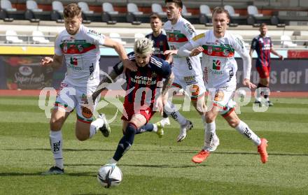 Fussball. Bundesliga. RZ Pellets WAC gegen SK Rapid. Dominik Baumgartner, Mario Pavelic,  (WAC), Taxiarchis Fountas (Rapid). Wolfsberg, am 4.4.2021.
Foto: Kuess
www.qspictures.net

---
pressefotos, pressefotografie, kuess, qs, qspictures, sport, bild, bilder, bilddatenbank