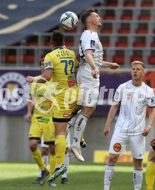 Fussball 2. Liga. SK Austria Klagenfurt gegen  SV Lafnitz. Fabian Miesenboeck,  (Klagenfurt),  Tobias Koch  (Lafnitz). Klagenfurt, am 5.4.2021.
Foto: Kuess
www.qspictures.net
---
pressefotos, pressefotografie, kuess, qs, qspictures, sport, bild, bilder, bilddatenbank