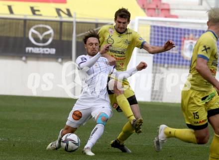 Fussball 2. Liga. SK Austria Klagenfurt gegen  SV Lafnitz. Simon Straudi, (Klagenfurt),    Philipp Wendler (Lafnitz). Klagenfurt, am 5.4.2021.
Foto: Kuess
www.qspictures.net
---
pressefotos, pressefotografie, kuess, qs, qspictures, sport, bild, bilder, bilddatenbank