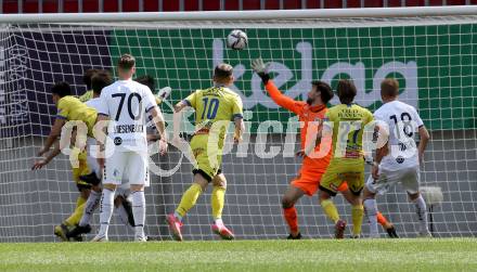 Fussball 2. Liga. SK Austria Klagenfurt gegen  SV Lafnitz. Philip Menzel (Klagenfurt),   Milos Jovicic (Lafnitz). Klagenfurt, am 5.4.2021.
Foto: Kuess
www.qspictures.net
---
pressefotos, pressefotografie, kuess, qs, qspictures, sport, bild, bilder, bilddatenbank