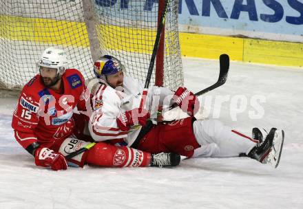 EBEL. Eishockey Bundesliga. KAC gegen	EC Red Bull Salzburg. Blaz Gregorc,  (KAC),  David McIntyre (Salzburg). Klagenfurt, am 5.4.2021.
Foto: Kuess
www.qspictures.net

---
pressefotos, pressefotografie, kuess, qs, qspictures, sport, bild, bilder, bilddatenbank
