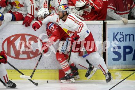 EBEL. Eishockey Bundesliga. KAC gegen	EC Red Bull Salzburg. Manuel Ganahl,  (KAC), David McIntyre  (Salzburg). Klagenfurt, am 5.4.2021.
Foto: Kuess
www.qspictures.net

---
pressefotos, pressefotografie, kuess, qs, qspictures, sport, bild, bilder, bilddatenbank