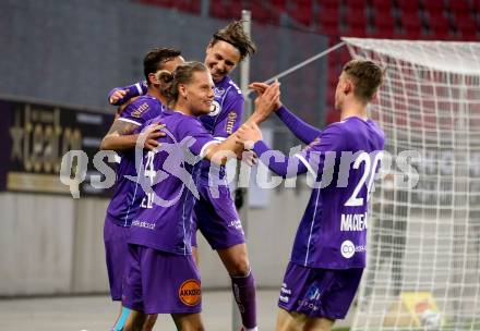 Fussball 2. Liga. SK Austria Klagenfurt gegen  Kapfenberger SV. Torjubel Markus Pink, Patrick Greil, Alex Timossi Andersson, Tim Maciejewski (Klagenfurt). Klagenfurt, am 9.4.2021.
Foto: Kuess
www.qspictures.net
---
pressefotos, pressefotografie, kuess, qs, qspictures, sport, bild, bilder, bilddatenbank