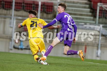 Fussball 2. Liga. SK Austria Klagenfurt gegen  Kapfenberger SV. Tim Maciejewski,  (Klagenfurt),  Michael Lang  (Kapfenberger SV). Klagenfurt, am 9.4.2021.
Foto: Kuess
www.qspictures.net
---
pressefotos, pressefotografie, kuess, qs, qspictures, sport, bild, bilder, bilddatenbank