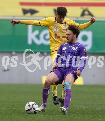 Fussball 2. Liga. SK Austria Klagenfurt gegen  Kapfenberger SV. Simon Straudi,  (Klagenfurt),  Martin Gschiel  (Kapfenberger SV). Klagenfurt, am 9.4.2021.
Foto: Kuess
www.qspictures.net
---
pressefotos, pressefotografie, kuess, qs, qspictures, sport, bild, bilder, bilddatenbank