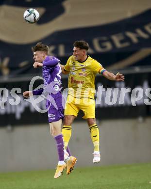 Fussball 2. Liga. SK Austria Klagenfurt gegen  Kapfenberger SV. Tim Maciejewski, (Klagenfurt),  Michael Lang   (Kapfenberger SV). Klagenfurt, am 9.4.2021.
Foto: Kuess
www.qspictures.net
---
pressefotos, pressefotografie, kuess, qs, qspictures, sport, bild, bilder, bilddatenbank