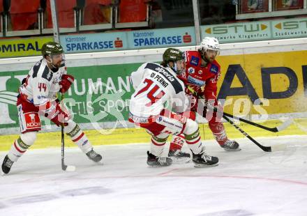 EBEL. Eishockey Bundesliga. KAC gegen	HCB Suedtirol Alperia. Obersteiner Daniel (KAC),  Plastino Nicholas, Di Perna Dylan (Bozen). Klagenfurt, am 13.4.2021.
Foto: Kuess
www.qspictures.net

---
pressefotos, pressefotografie, kuess, qs, qspictures, sport, bild, bilder, bilddatenbank