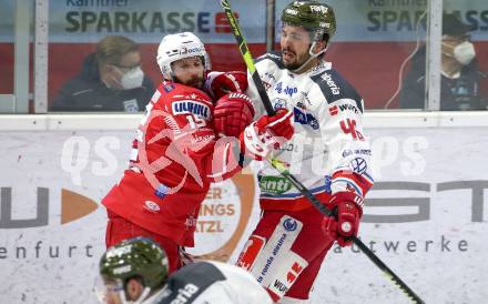 EBEL. Eishockey Bundesliga. KAC gegen	HCB Suedtirol Alperia. Blaz Gregorc,  (KAC), Ivan Deluca  (Bozen). Klagenfurt, am 18.4.2021.
Foto: Kuess
www.qspictures.net

---
pressefotos, pressefotografie, kuess, qs, qspictures, sport, bild, bilder, bilddatenbank