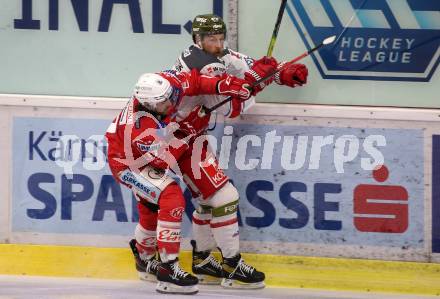 EBEL. Eishockey Bundesliga. KAC gegen	HCB Suedtirol Alperia. Manuel Ganahl,  (KAC),  Dennis Robertson (Bozen). Klagenfurt, am 18.4.2021.
Foto: Kuess
www.qspictures.net

---
pressefotos, pressefotografie, kuess, qs, qspictures, sport, bild, bilder, bilddatenbank