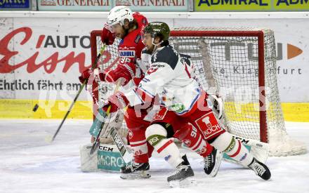 EBEL. Eishockey Bundesliga. KAC gegen	HCB Suedtirol Alperia. Daniel Obersteiner,  (KAC), Matteo Pietroniro  (Bozen). Klagenfurt, am 18.4.2021.
Foto: Kuess
www.qspictures.net

---
pressefotos, pressefotografie, kuess, qs, qspictures, sport, bild, bilder, bilddatenbank